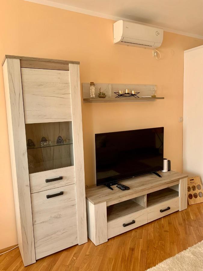 Lastochka.Mne Apartments Баошичи Экстерьер фото