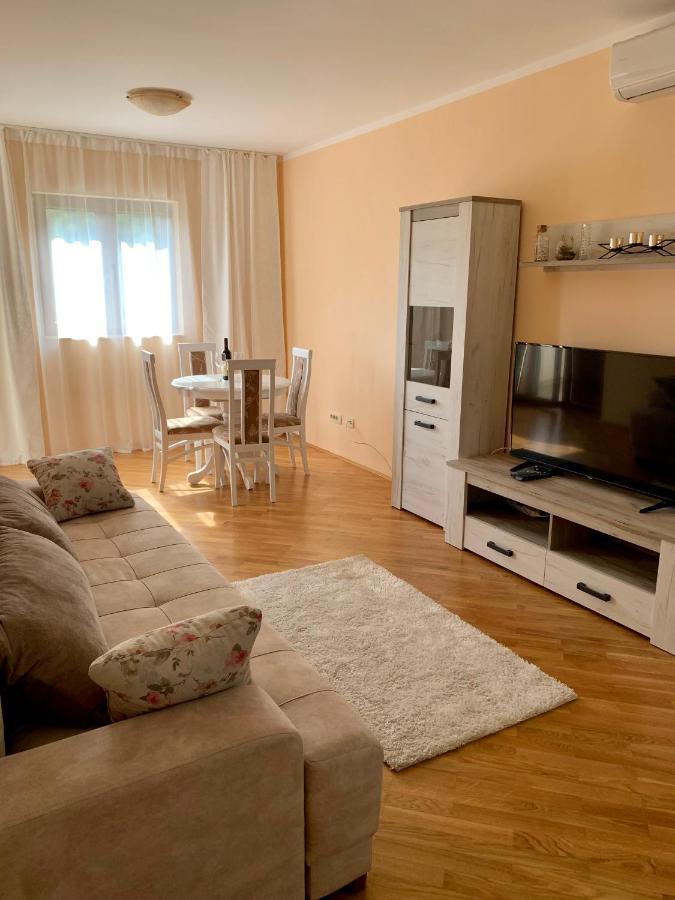 Lastochka.Mne Apartments Баошичи Экстерьер фото