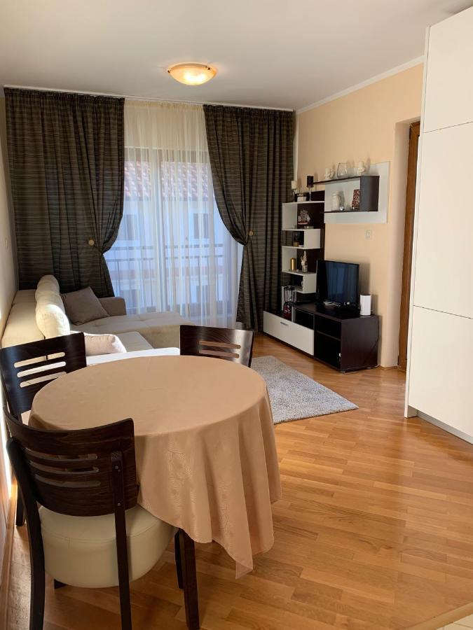 Lastochka.Mne Apartments Баошичи Экстерьер фото